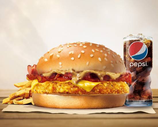 花生培根脆雞堡餐 Crispy Chicken Burger with Bacon and Peanut Meal
