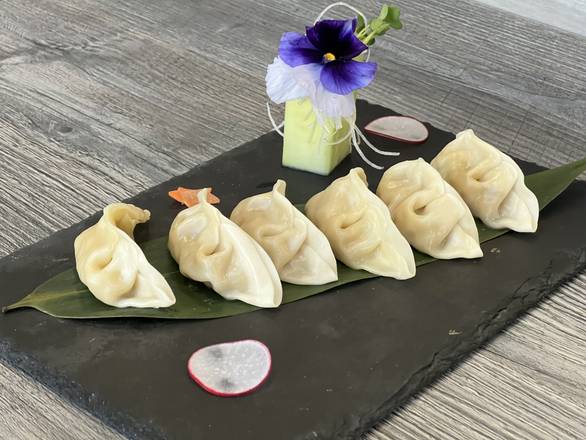 Steamed Gyoza (6 pcs).