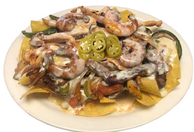 Chelas Fajita Nachos