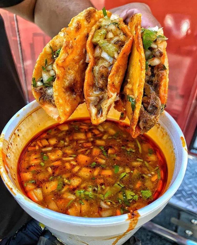Tacos De Birria Estilo Michoacán 