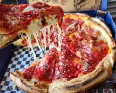 Al Forno Pizzería & Deli