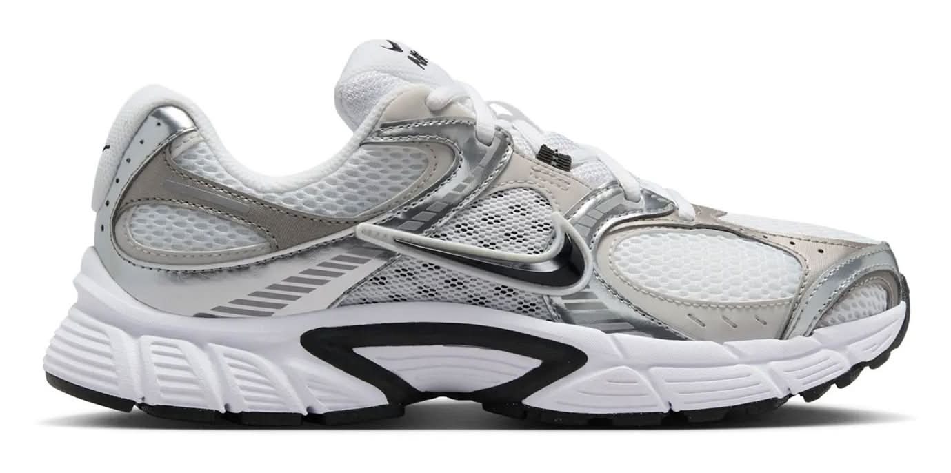 Nike V5 Rnr Sneaker - Women's (White/Black Medium - 8.5)