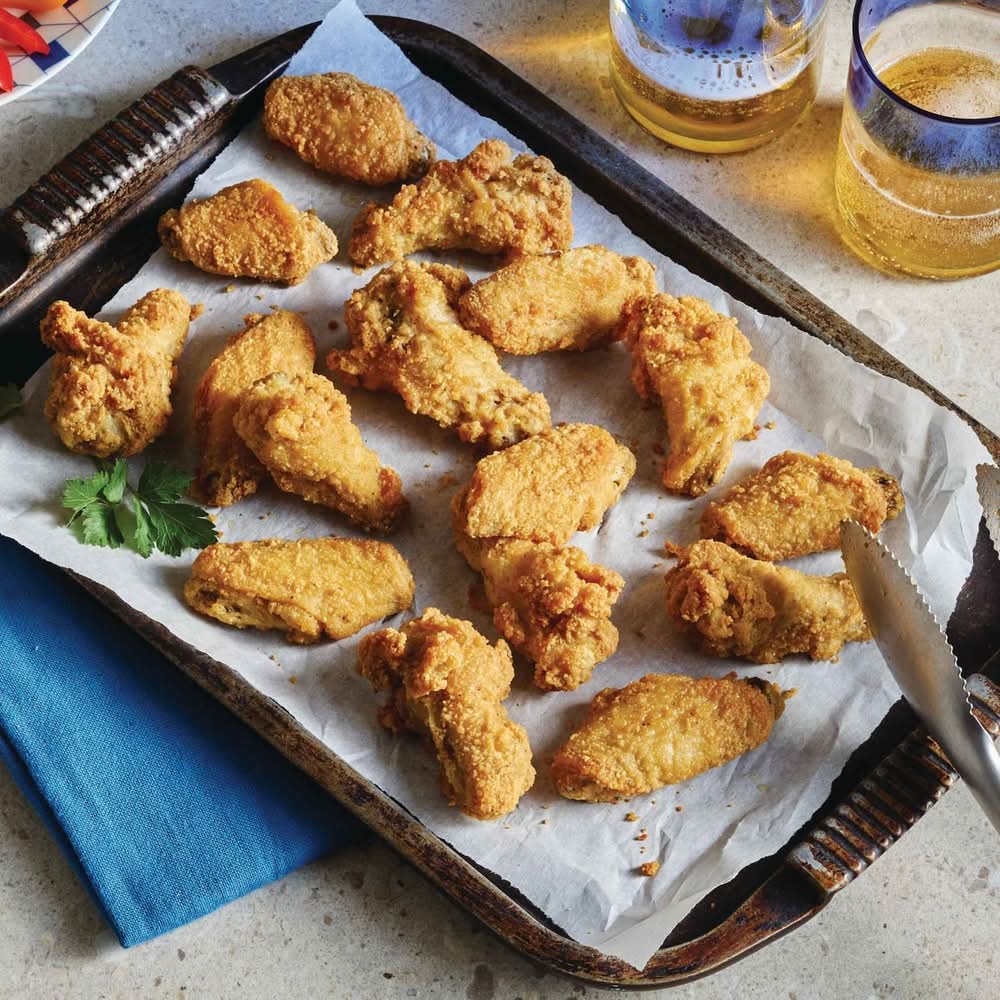 M&M Food Market · Crispy Breaded Chicken Wings (680 g)