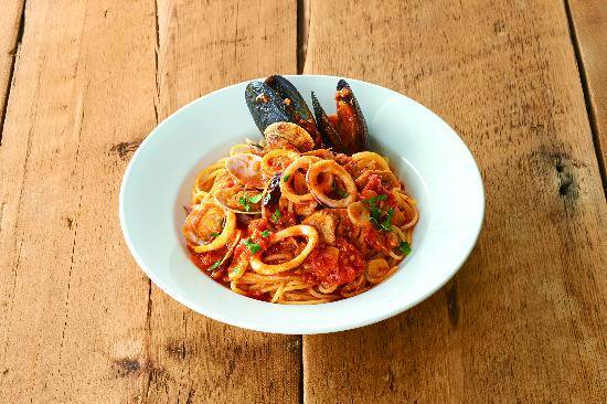 ペスカトーレ漁師風トマトソース Spaghetti with Tuna,Calamari and Clams in Tomato Sauce