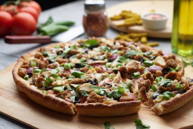 Halal Mediterranean Combo PizzaTwist