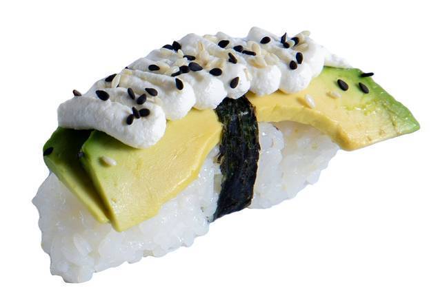 Sushi avocat / fromage / sésame