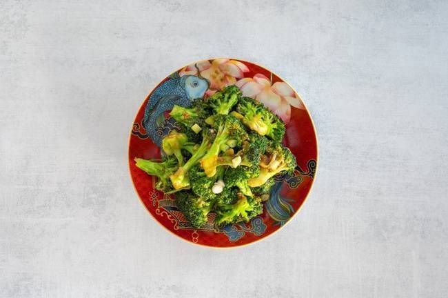 68. Broccoli with Garlic Sauce