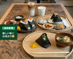 おにぎりと一汁三菜　NOOK CAFE