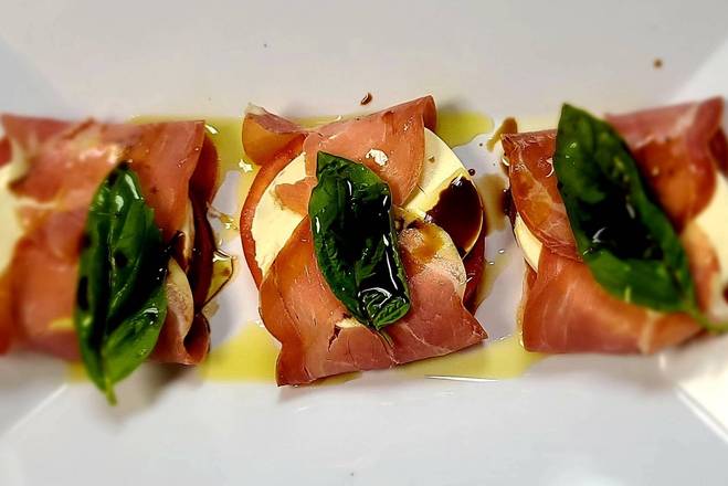 Prosciutto Caprese (Ensalada Caprese con Jamón Serrano)