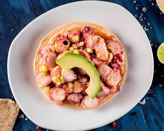 Tostada de ceviche especial de pulpo