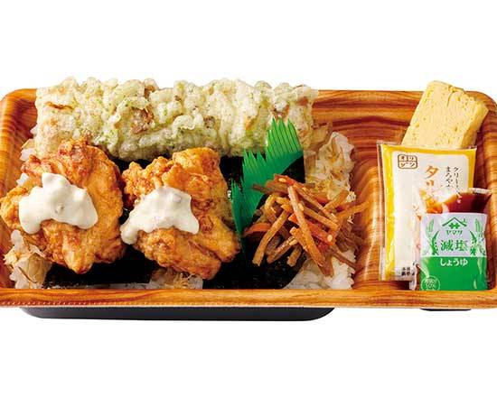 タルタル唐揚げのり弁当 Seaweed lunch box with deep fried chicken and tartar sauce