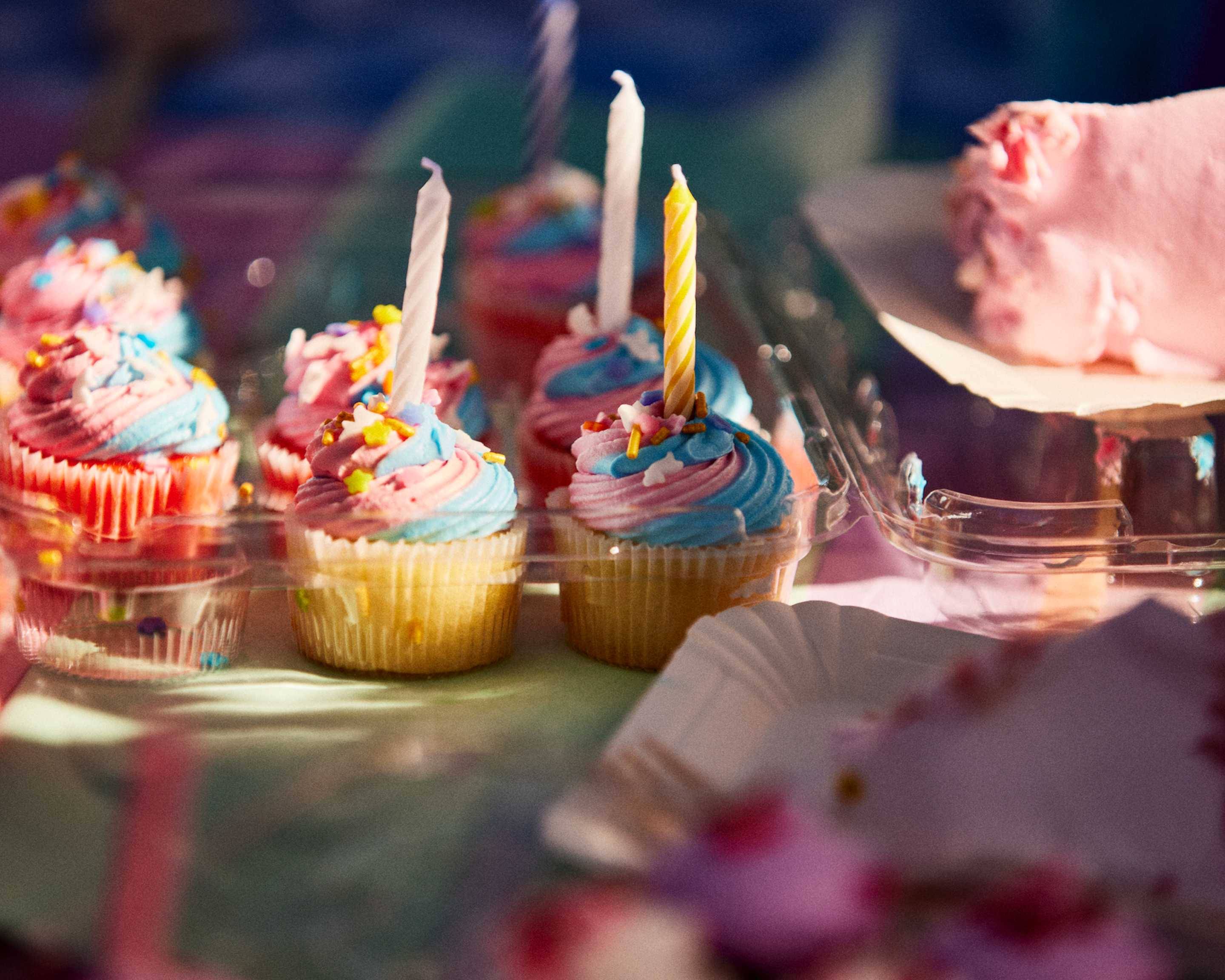 Order SmallCakes Kissimmee Menu Delivery【Menu & Prices】 Orlando Uber