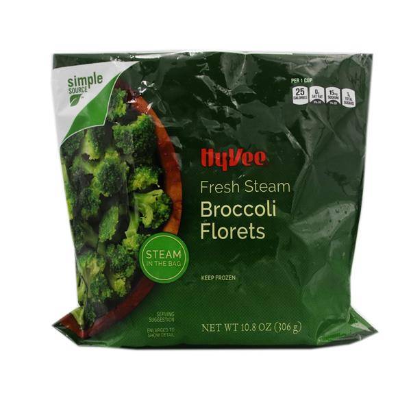 Hy-Vee Fresh Steam Broccoli Florets (10.8 oz)