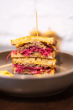 Knuckle Sandwiches (381 NW 44th street Prospect Rd)