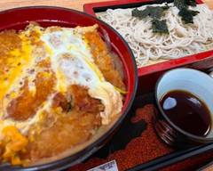 【甘く濃いめでコクのあるタレがしみ込んだ絶品かつ丼！】お食事処　楓〈旭川〉