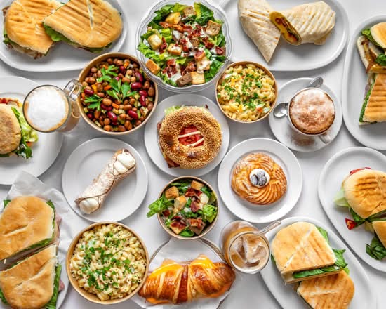 Café Eevee (1251 Rue St-Zotique)