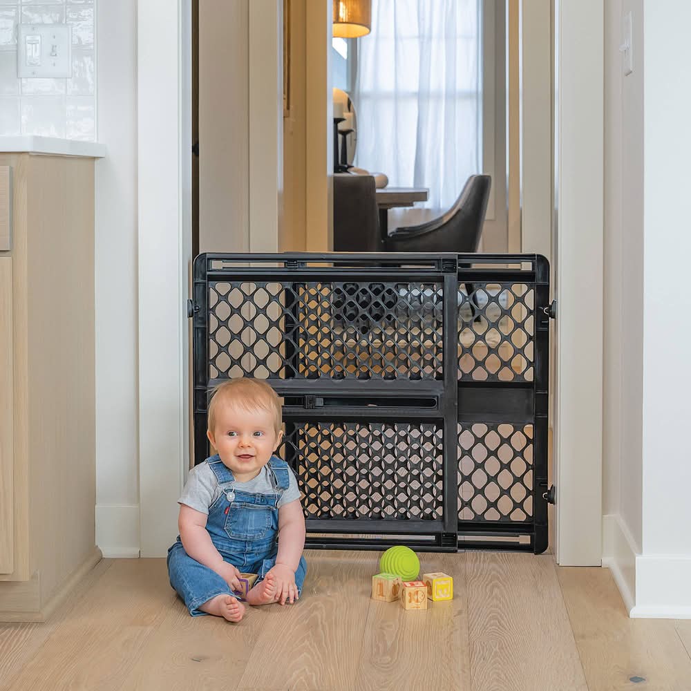 North States 2 In 1 Supergate Ergo Plastic Gate, Black