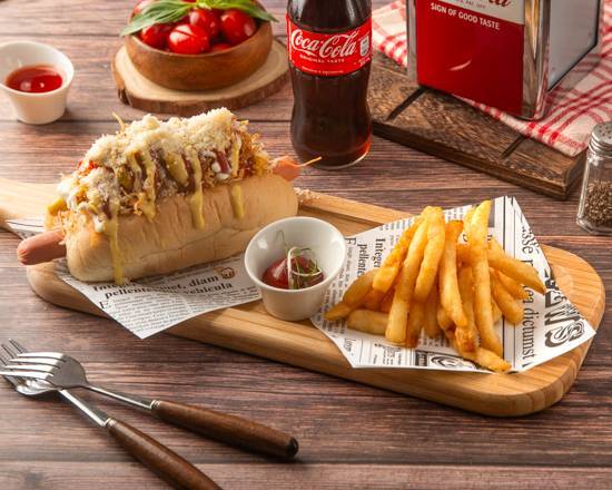 毒梟帕瑪森起司熱狗堡及薯條 Hot Dog Narco and French Fries