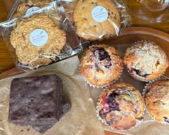 【珈琲と焼き菓子のお店】Luca’s Coffee And Sweets