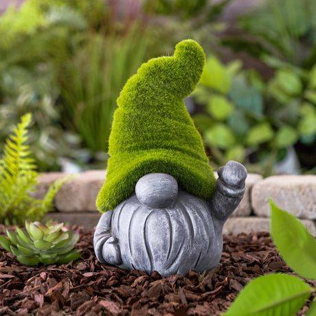 HOMETRENDS GARDEN STATUES - GNOME WITH MOSS HAT