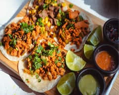 Los tres Gallos ( Tacos estilo el verde sinaloa ) Juan palomar