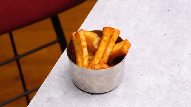 Cajun Halloumi Fries (V)