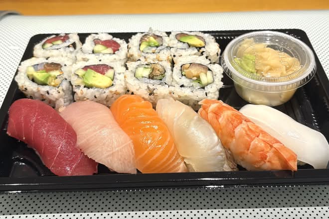 Seafood and Sushi Bistro TSUBOMI
