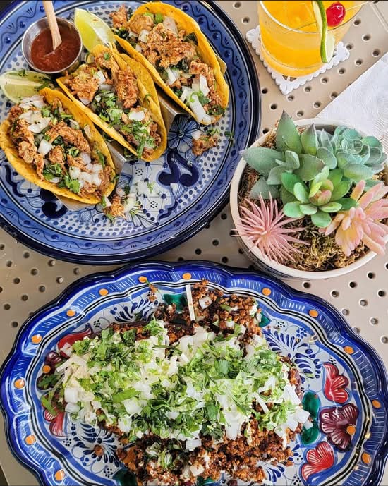 Mexhico Restaurant (37 Dunlop Street West)