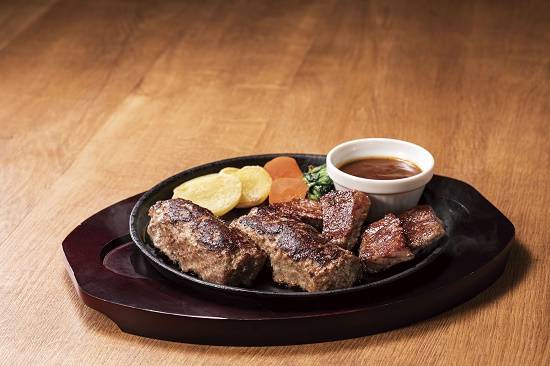 【D6】Wビーフのグリル（カットステーキ＆BEEFハンバーグステーキ[約200g]）～選べるソース