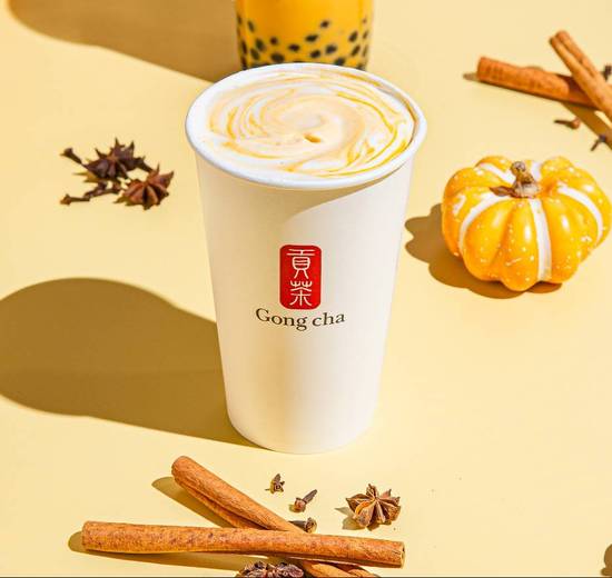 Hot Pumpkin Milk Tea with MilkFOam