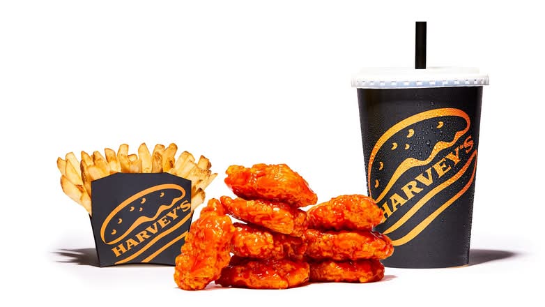 Buffalo Chicken Nuggets Combo (8) 920-1320 cals