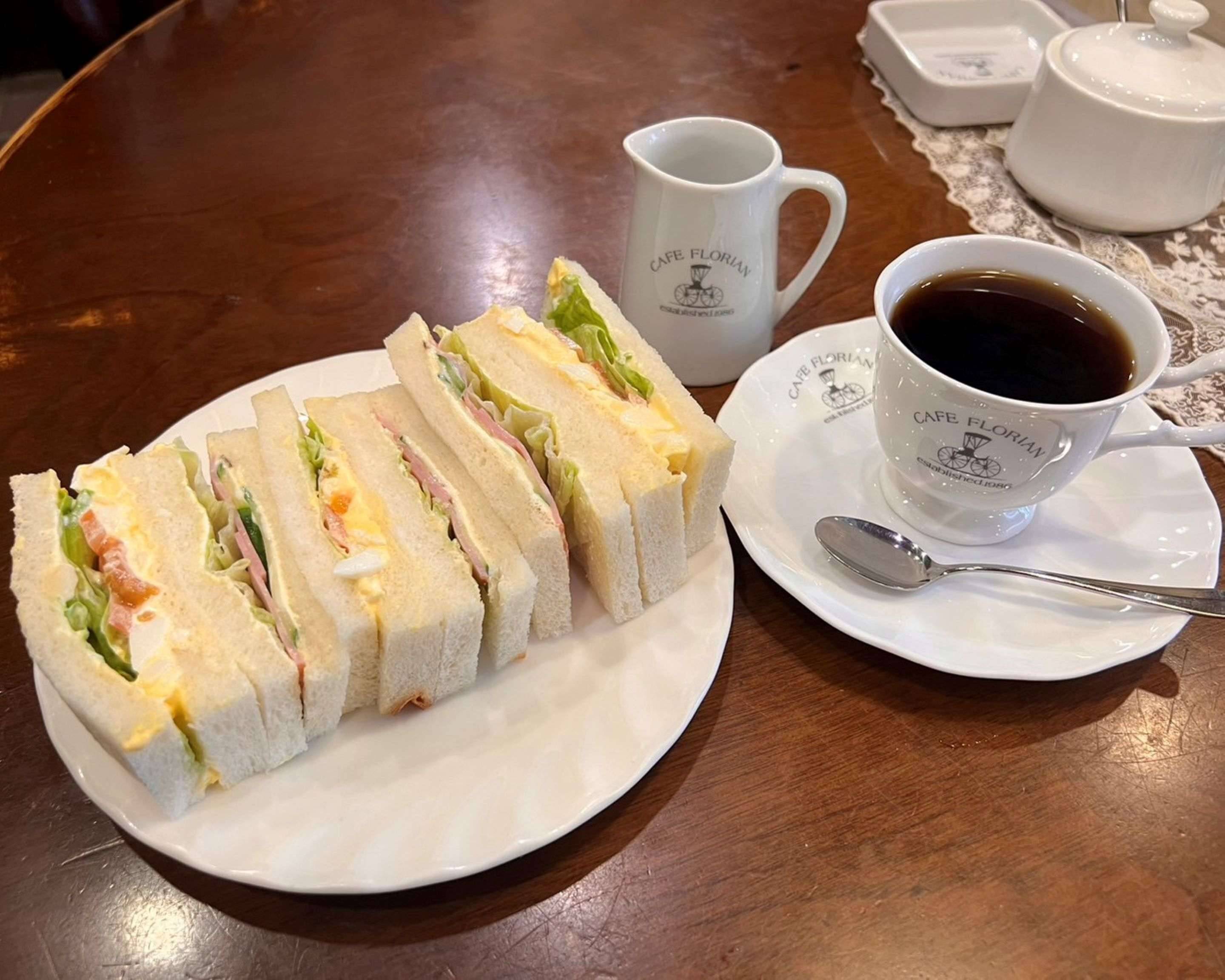 CAFE FLORIANのメニュー| お得情報と値段 | 大阪市 でデリバリー 