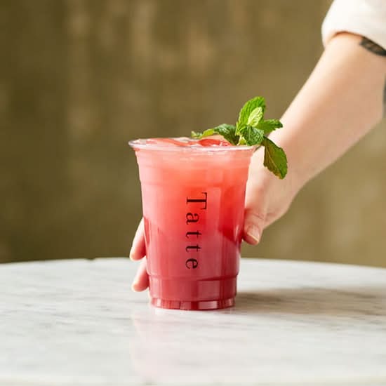 16 Oz Iced Strawberry Chamomile Tea Cooler