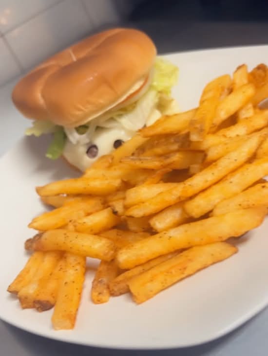 Cheesburguer queso de americano, papa o suizo