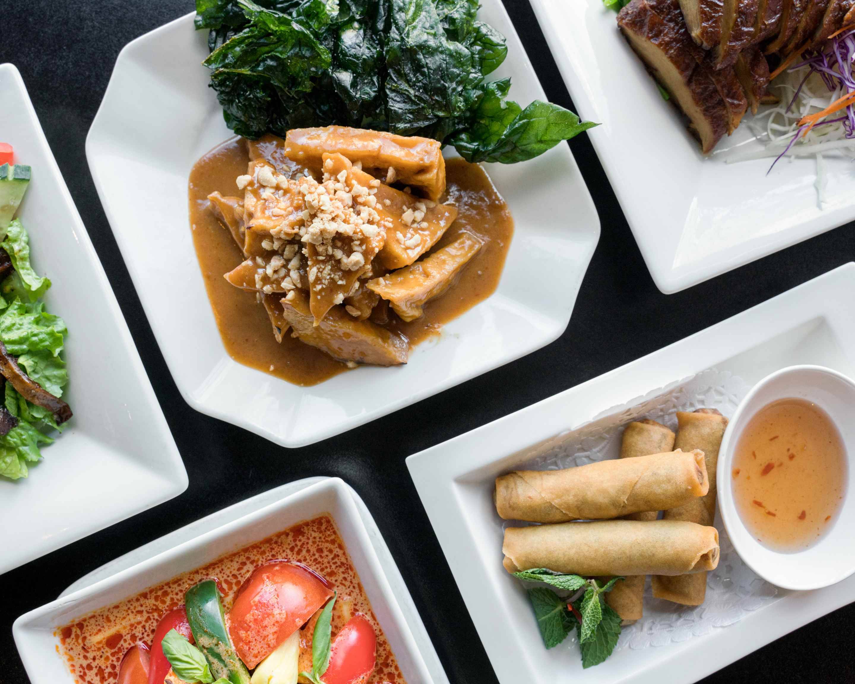 Commander d'un ChuChai Restaurant【Menu et prix】| Montréal | Uber Eats