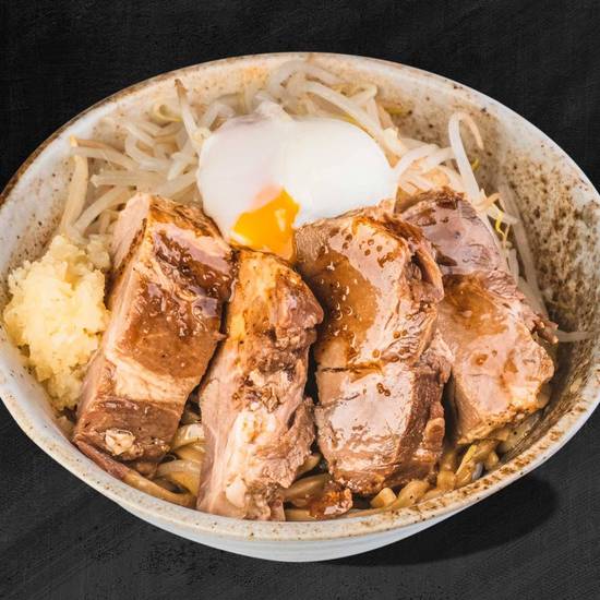 油そば 豚魂 岩本町二丁目店 TON-KON Abura Soba with a Giant