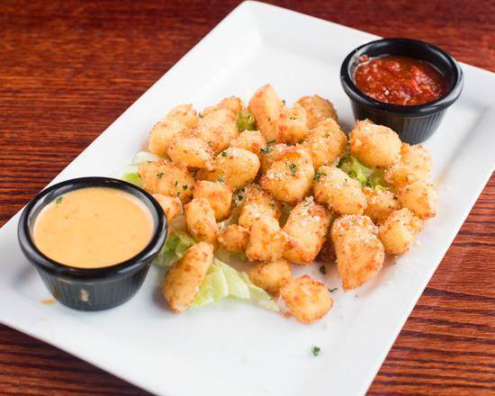Fresh, Squeaky Wisconsin Cheddar Cheese Curds
