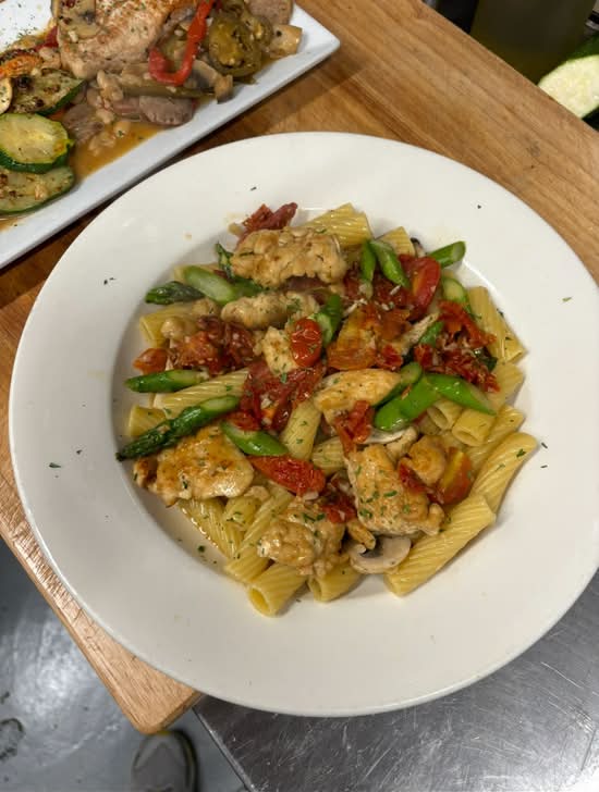 Sun Dried Chicken Rigatoni
