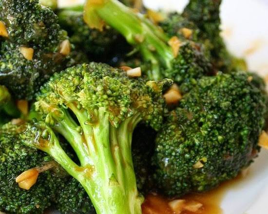 Broccoli with Garlic Sauce