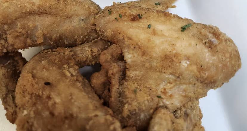 10 Pcs Party Wings with Fries & Free Can Drink