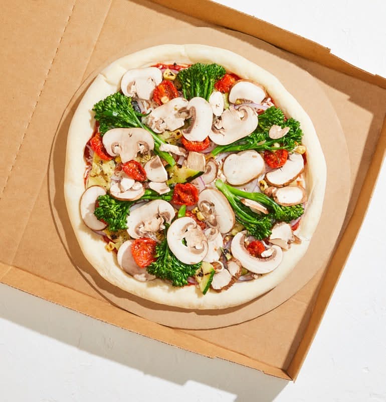 TAKE & BAKE CALIFORNIA VEGGIE PIZZA WITH CAULIFLOWER CRUST - LOWER CAL