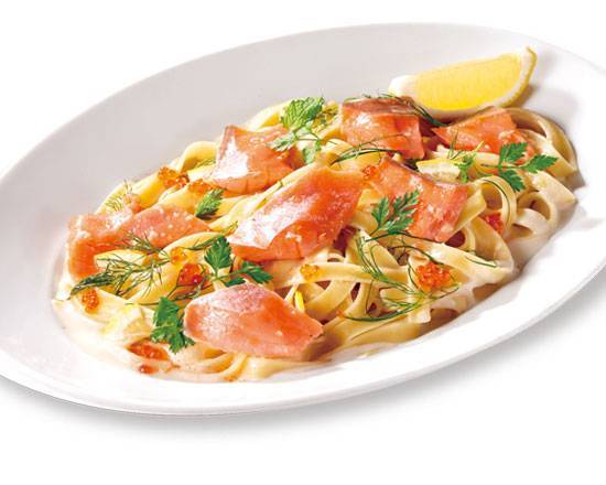 サーモンのレモンクリーム フェットチーネ Fettuccine with Salmon and Lemon Cream Sauce