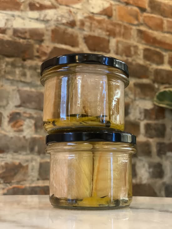 Łosoś confit w oliwie z pomarańczą