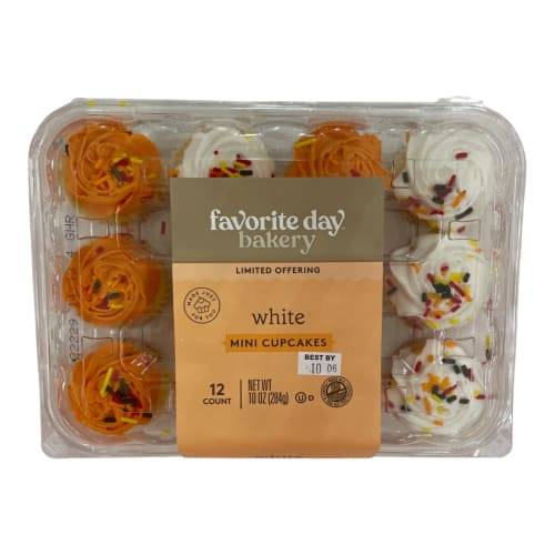 Favorite Day White Mini Cupcakes (10 oz)