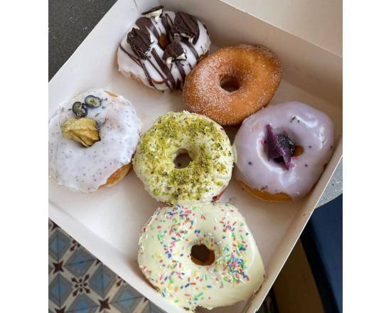 Discovery Box of 6 Donuts