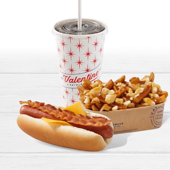 Hot-dog fromage bacon avec poutine