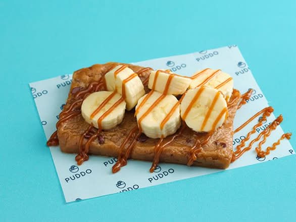 Loaded Cookie Dough with Banana & Salted Caramel (V)