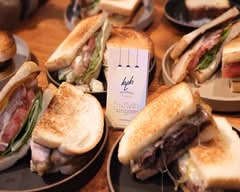 beyond the box -Tower side cafe-