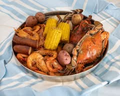 Deanie’s Seafood Bucktown (1713 Lake Ave)