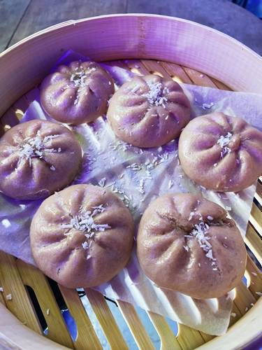 Baozi z kokosem i marakuja